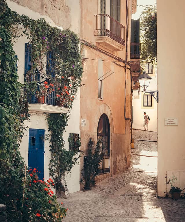 Rundgang durch Dalt Vila: Legenden der Altstadt