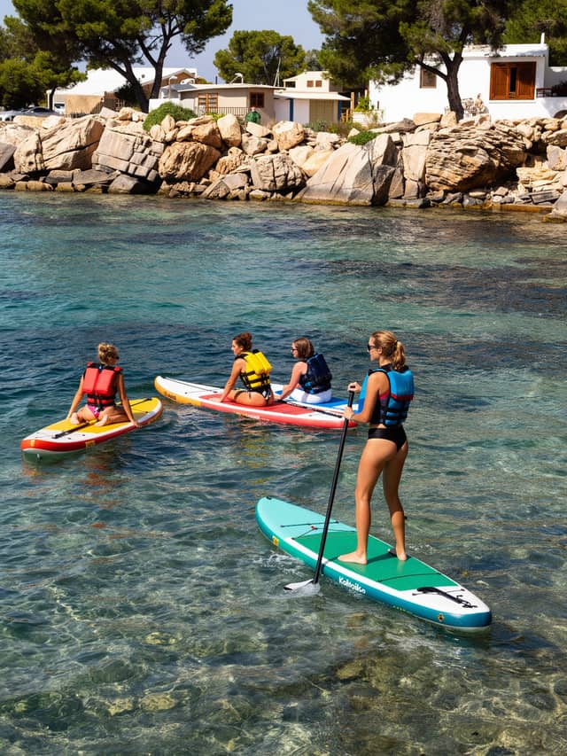 Paddelsurfen in einer Bucht in Sant Antoni (maximal 4 Personen)